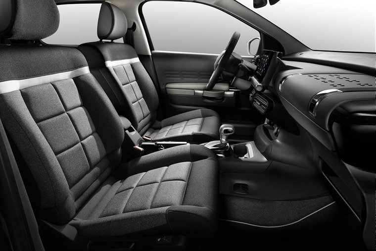 The facelifted model features a very similar interior to the outgoing car, but comfort has improved.