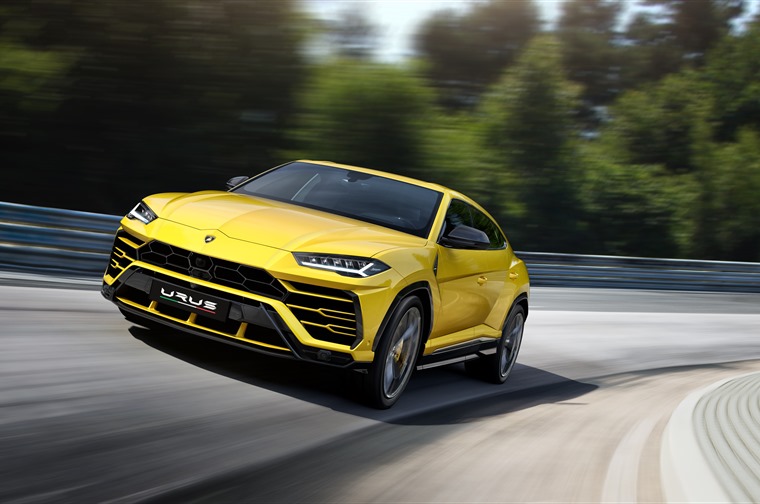 The Lamborghini Urus' four-wheel drive system delivers safe, highly-responsive driving dynamics on every road and surface and in all weather