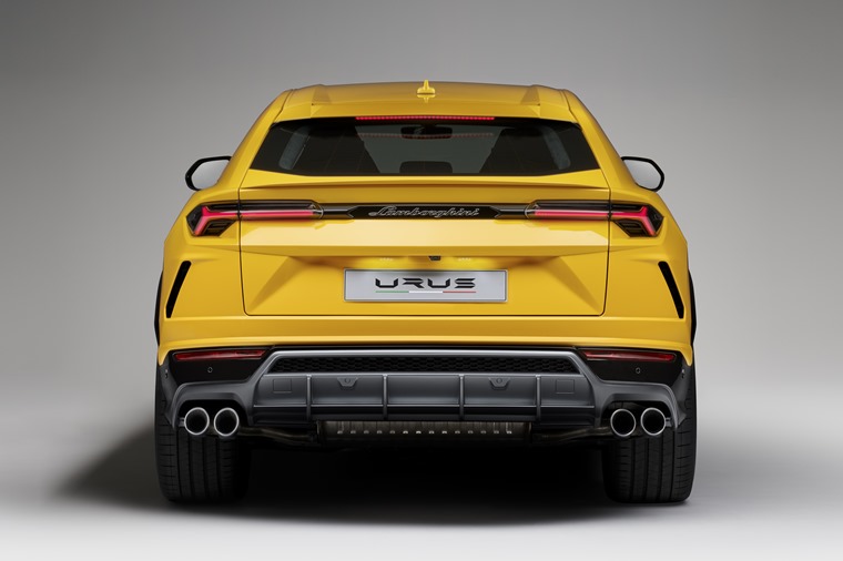 The first customers will take delivery of the new Lamborghini Urus in spring 2018