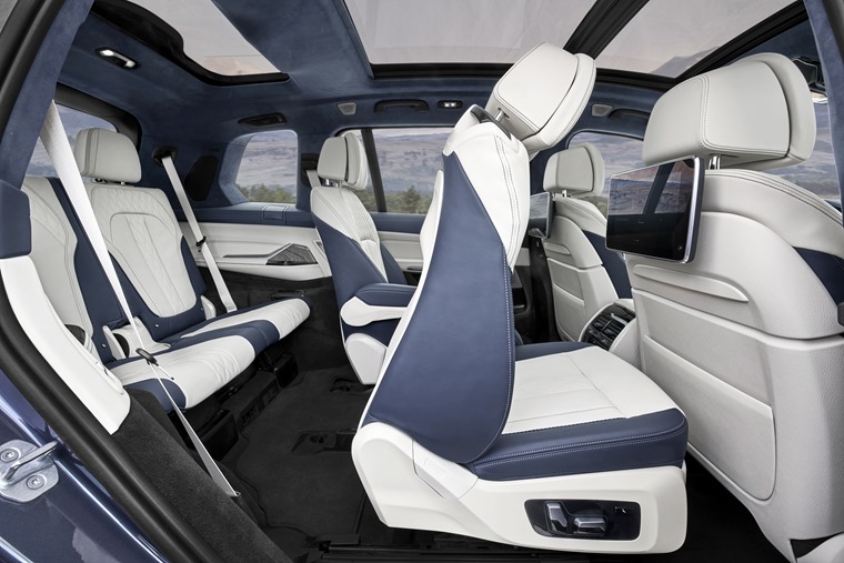 BMW X7 seats
