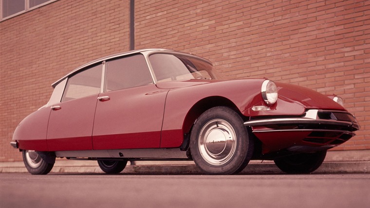 Citroen DS Red Front Static
