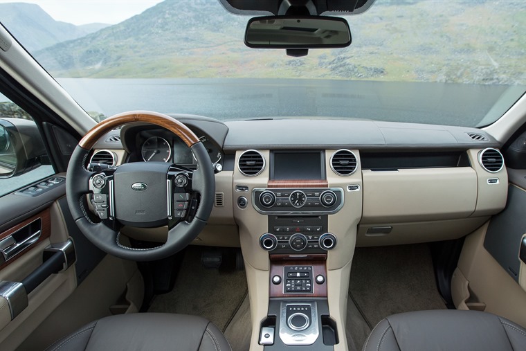 Land Rover Discovery 4 2015 Interior