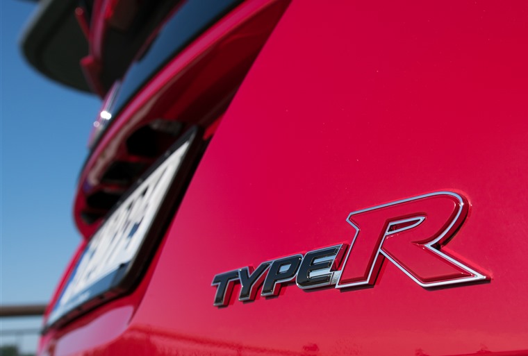 Honda Civic Type R boot lid emblem red