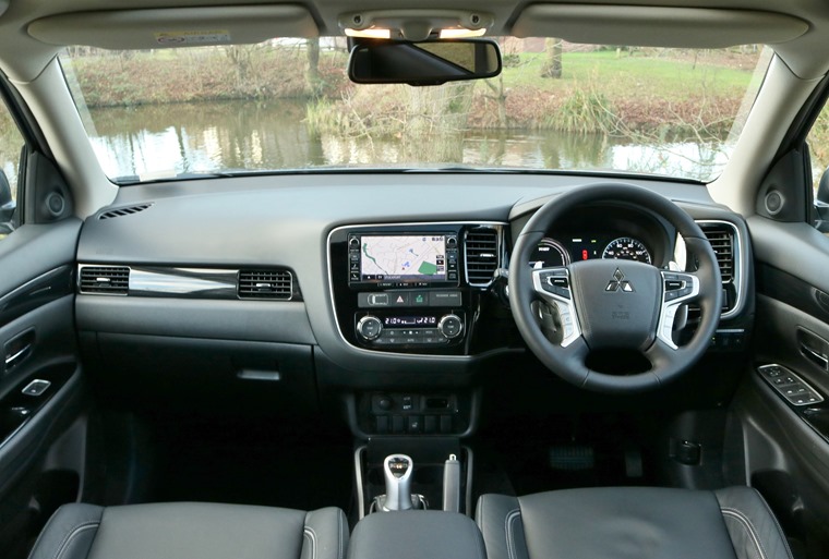Mitsubishi Outlander PHEV 2016 Grey Interior