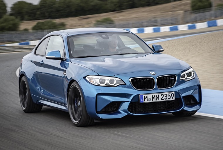 BMW M2 blue front on track 2017