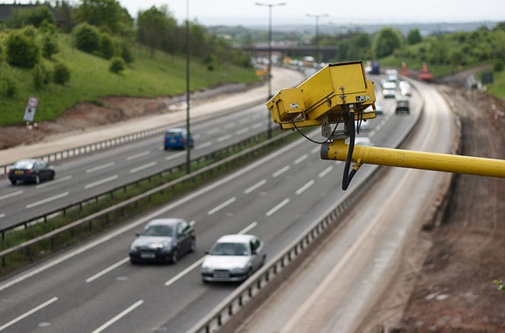 Speed-camera-on-the-motorway-flickr-user-dave-rutt_2