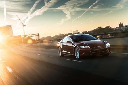 Tesla Model S 2014 glare