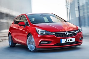 Vauxhall Astra 2016 Red Front Dynamic 3