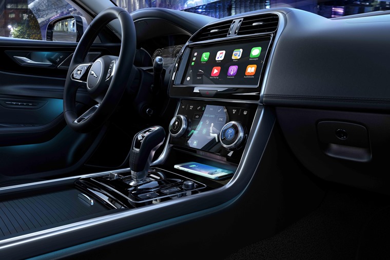 Jaguar XE 2019 update interior detail